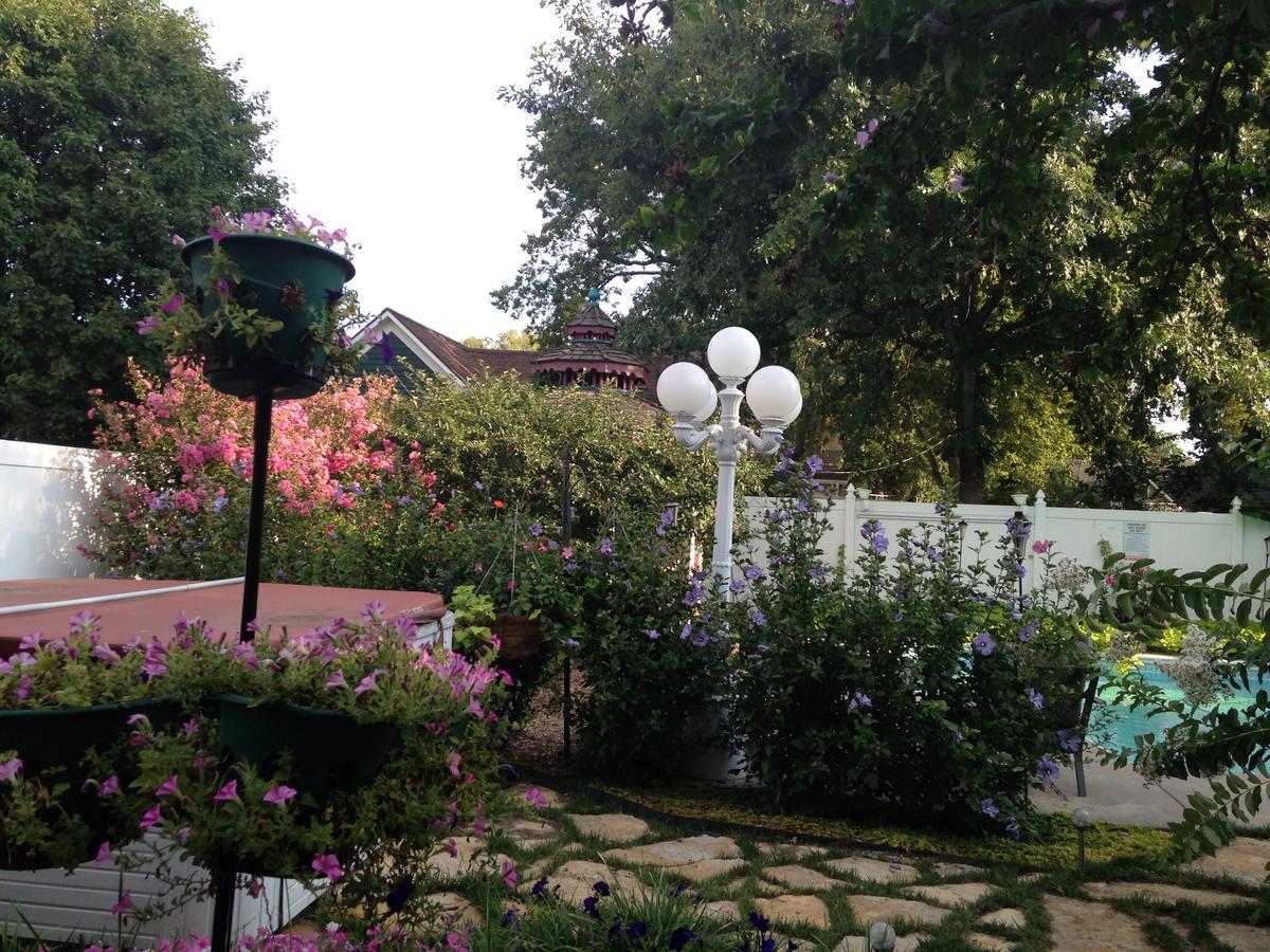 Rosberg House Bed and Breakfast Lindsborg Exterior foto